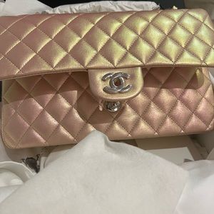 NOT FOR SALE ❤️Pink Iridescent Medium NWT Chanel